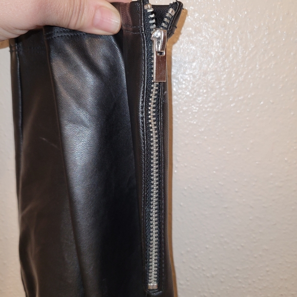 Abercrombie & Fitch Vegan Leather Pants Leggings Size Smalle - Picture 5 of 5